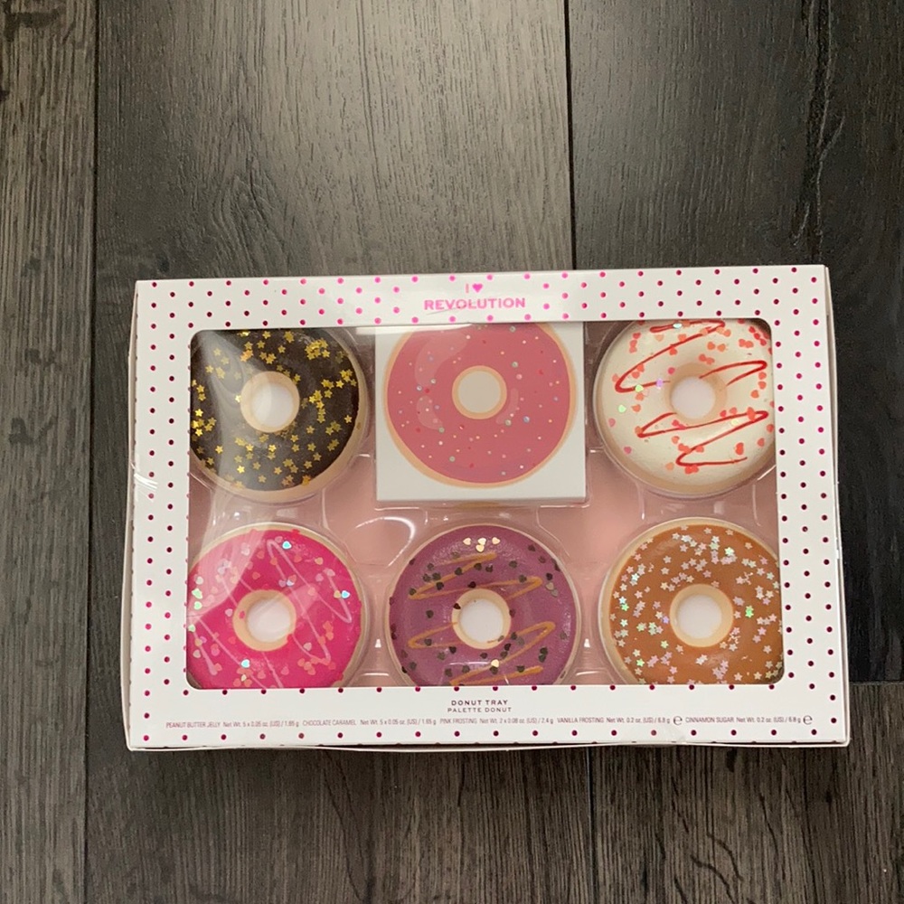 I heart revolution donut tray